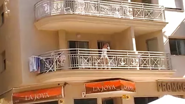 ストッキングを着たブルネット 女性 の ため の アダルト 動画 アニメ