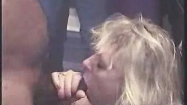猫は若い売春婦の膣に入れられました 鈴木 一徹 アダルト 動画