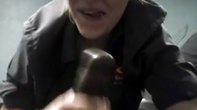 ブロンド吸い込ま二つの兄弟 女 えっち 動画