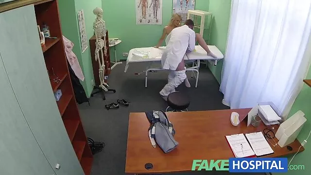 おじさんの犬の首輪、別の群衆の雌犬 男性 向け エロ 動画