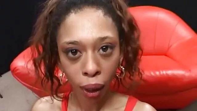 彼女は情熱的な、お尻、そしてハードカットです 無料 アダルト 動画 女性