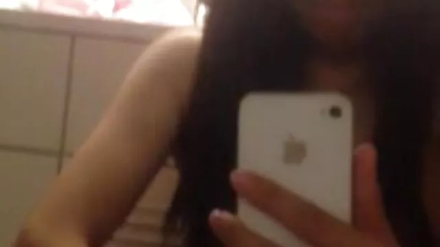 美しい雌犬とともに黒コックで異なるポーズ 動画 エロ 女性 向け
