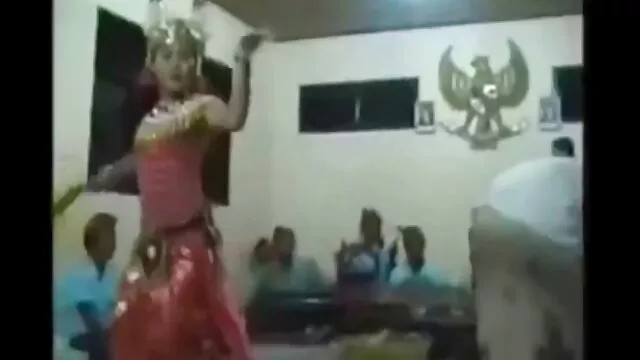 ストラップオンに彼女の滑り エロ 動画 女子 向き